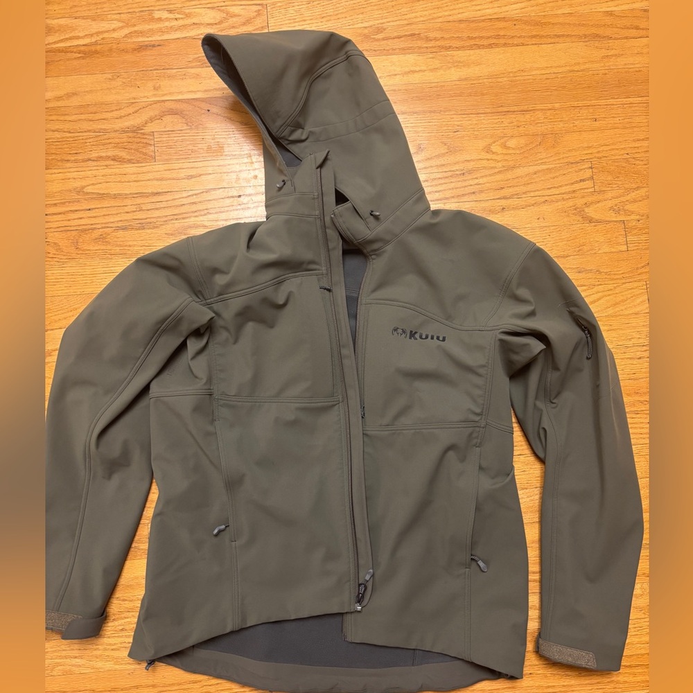 KUIU Guide Hooded Softshell Jacket - Olive